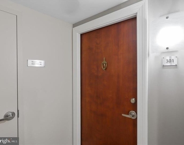 915 E Street Nw - Photo Thumbnail 3