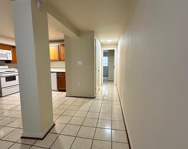 204 16th Street Se - Photo Thumbnail 5