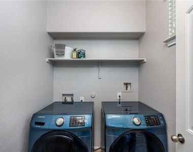 2880 Donnell Dr - Photo Thumbnail 6