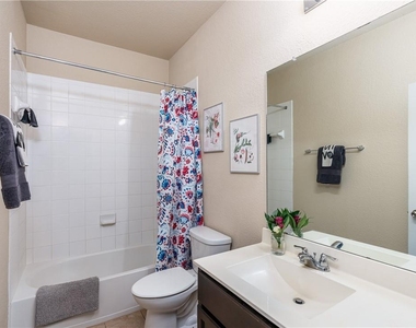2880 Donnell Dr - Photo Thumbnail 9