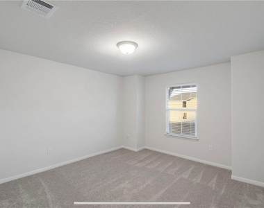 100 Petersburg St - Photo Thumbnail 5