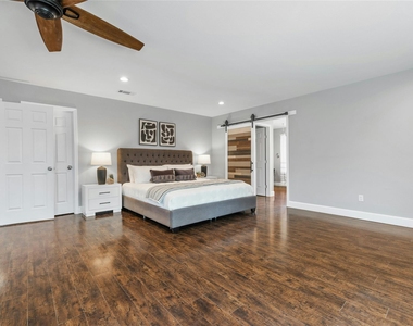 5503 Manor Rd - Photo Thumbnail 14