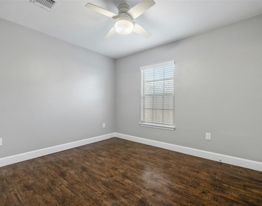 5503 Manor Rd - Photo Thumbnail 26