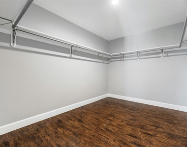 5503 Manor Rd - Photo Thumbnail 24