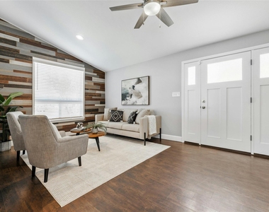 5503 Manor Rd - Photo Thumbnail 3