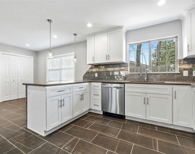 5503 Manor Rd - Photo Thumbnail 9