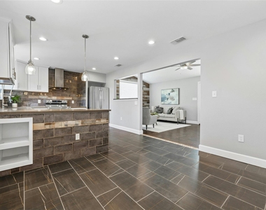 5503 Manor Rd - Photo Thumbnail 12