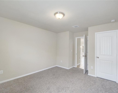5817 Roderick Dr - Photo Thumbnail 20