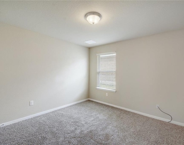 5817 Roderick Dr - Photo Thumbnail 19