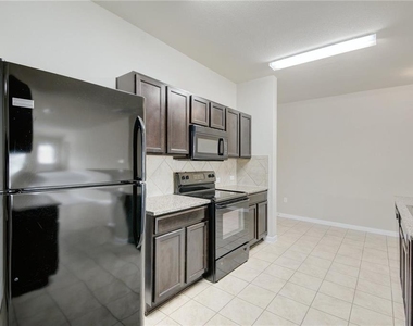 5817 Roderick Dr - Photo Thumbnail 11