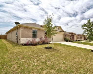 5817 Roderick Dr - Photo Thumbnail 1
