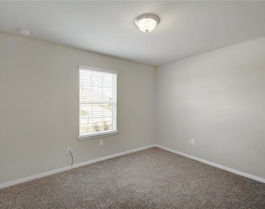 5817 Roderick Dr - Photo Thumbnail 21