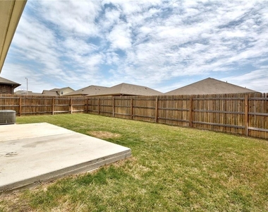 5817 Roderick Dr - Photo Thumbnail 28
