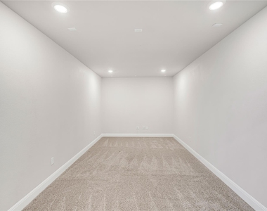 5300 Cipriano Dr - Photo Thumbnail 33