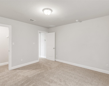5300 Cipriano Dr - Photo Thumbnail 32