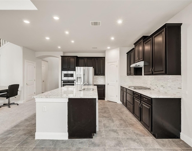 5300 Cipriano Dr - Photo Thumbnail 13