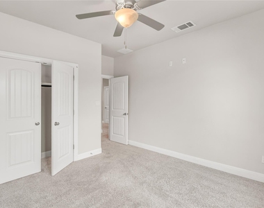 5300 Cipriano Dr - Photo Thumbnail 23
