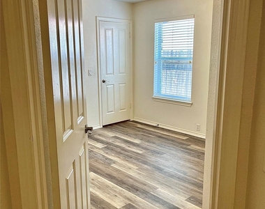 2117 Kimra Ln - Photo Thumbnail 28