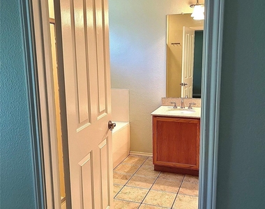 2117 Kimra Ln - Photo Thumbnail 14