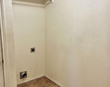 2117 Kimra Ln - Photo Thumbnail 22