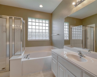 2310 Kristen Ln - Photo Thumbnail 15