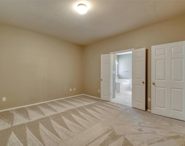 2310 Kristen Ln - Photo Thumbnail 13