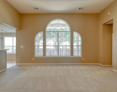 2310 Kristen Ln - Photo Thumbnail 2
