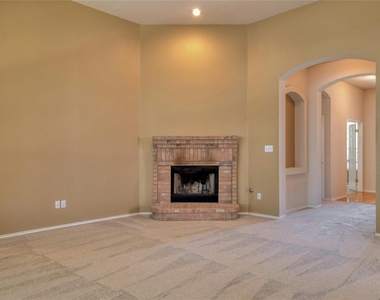 2310 Kristen Ln - Photo Thumbnail 4