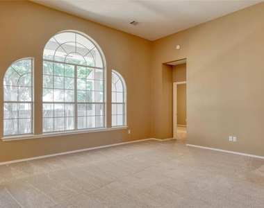 2310 Kristen Ln - Photo Thumbnail 3