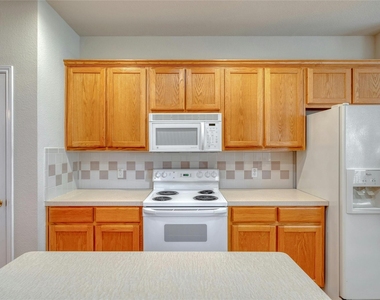 2310 Kristen Ln - Photo Thumbnail 10