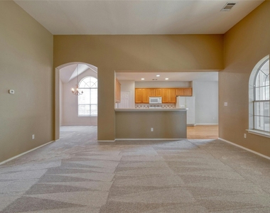 2310 Kristen Ln - Photo Thumbnail 5