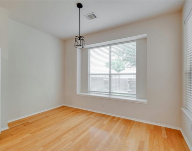 2310 Kristen Ln - Photo Thumbnail 11