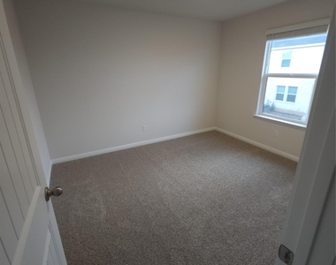 152 Grey Slate Ave - Photo Thumbnail 5