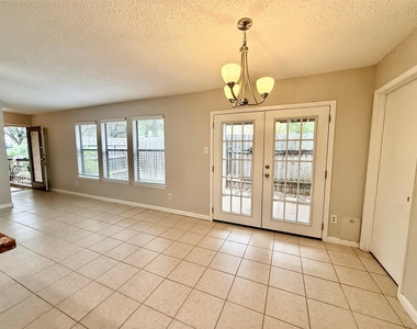 7825 Beauregard Cir - Photo Thumbnail 3