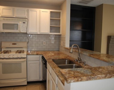 7825 Beauregard Cir - Photo Thumbnail 2