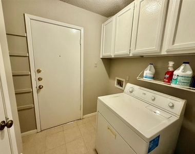 7825 Beauregard Cir - Photo Thumbnail 17