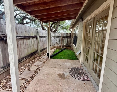 7825 Beauregard Cir - Photo Thumbnail 23