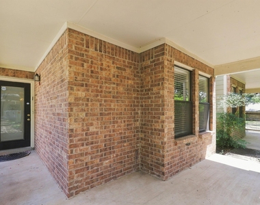 7825 Beauregard Cir - Photo Thumbnail 6