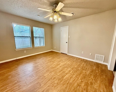 7825 Beauregard Cir - Photo Thumbnail 10