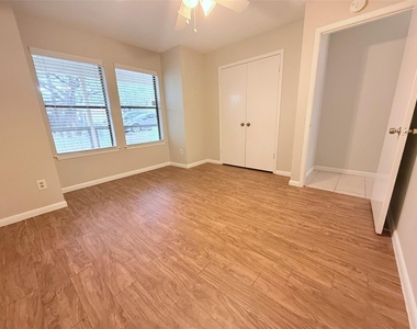 7825 Beauregard Cir - Photo Thumbnail 15