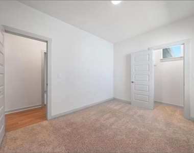 10805 Meris Ln - Photo Thumbnail 14