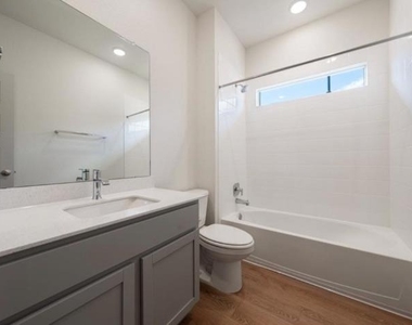 10805 Meris Ln - Photo Thumbnail 18