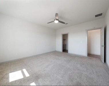 10805 Meris Ln - Photo Thumbnail 13