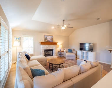 17200 Poncho Springs Ln - Photo Thumbnail 15