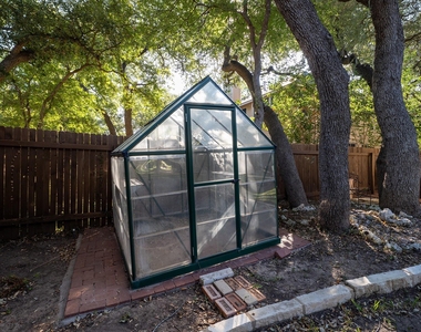 17200 Poncho Springs Ln - Photo Thumbnail 36