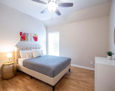 17200 Poncho Springs Ln - Photo Thumbnail 28