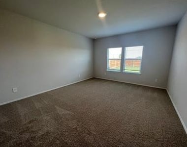 235 Frogmore Loop - Photo Thumbnail 8