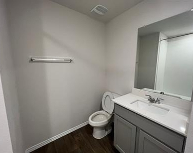 235 Frogmore Loop - Photo Thumbnail 9