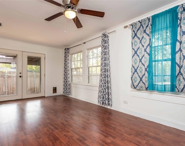 406 Lexington Rd - Photo Thumbnail 8