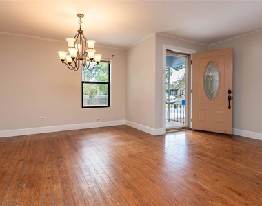 406 Lexington Rd - Photo Thumbnail 2